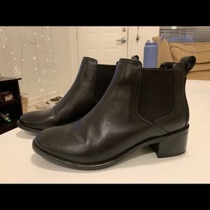 COLE HAAN Chelsea Boots